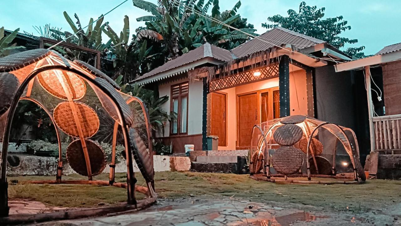 Lontart Guesthouse Nggorang Buitenkant foto
