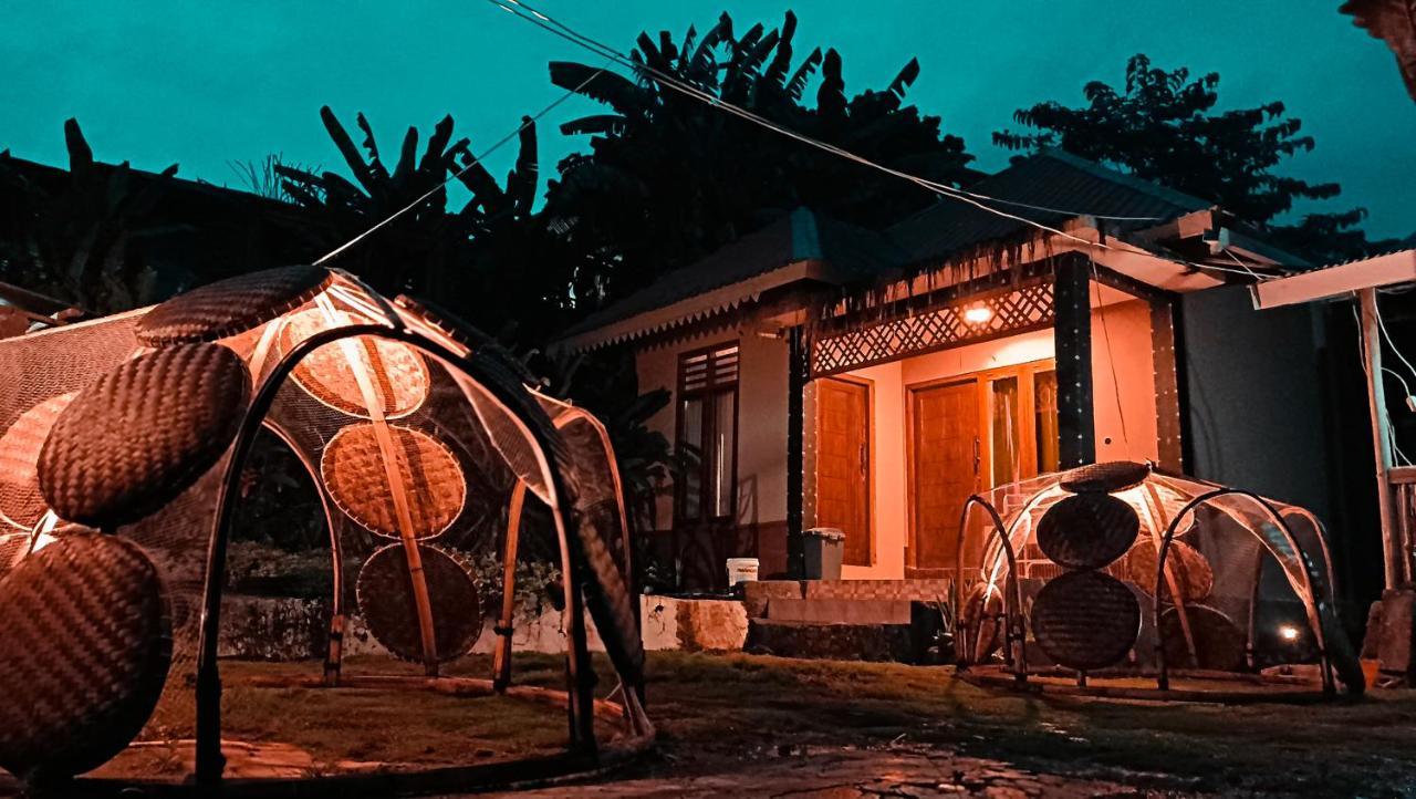 Lontart Guesthouse Nggorang Buitenkant foto